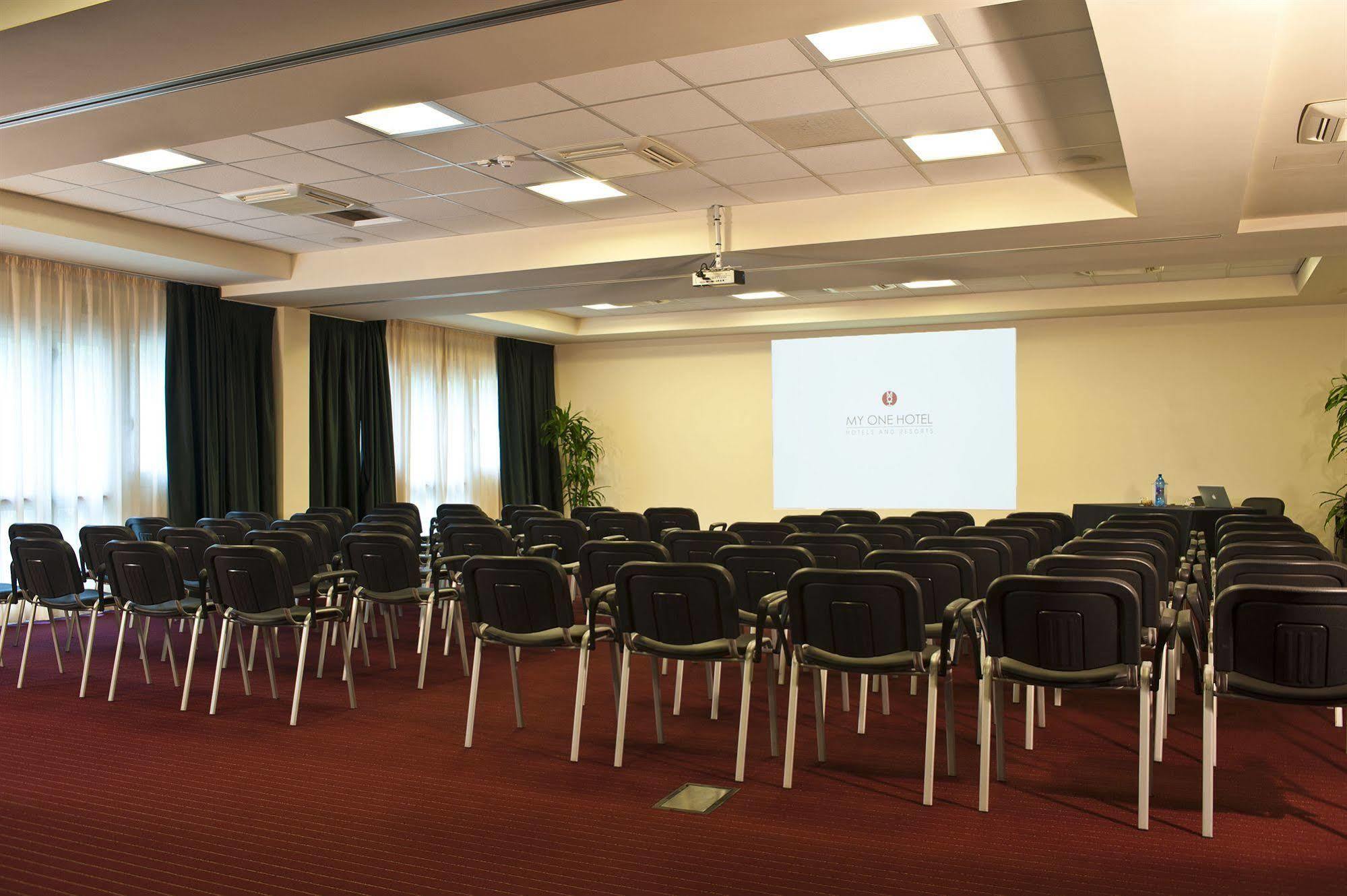 CDH My One Hotel Bologna Esterno foto